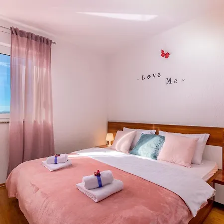 Mit Balkon Und Meerblick By Interhome Lejlighed