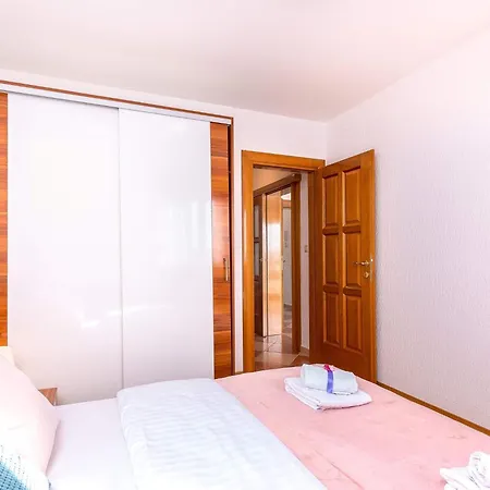 Mit Balkon Und Meerblick By Interhome * Crikvenica