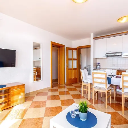 Mit Balkon Und Meerblick By Interhome *