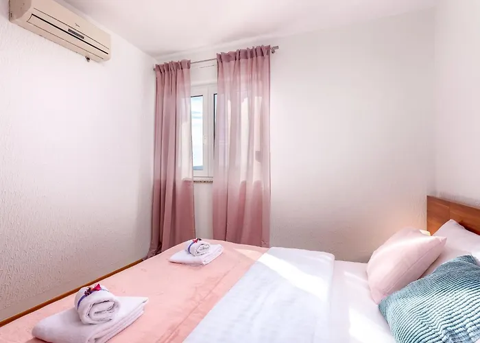 Mit Balkon Und Meerblick By Interhome