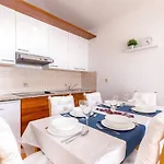 Appartamento Mit Balkon Und Meerblick By Interhome