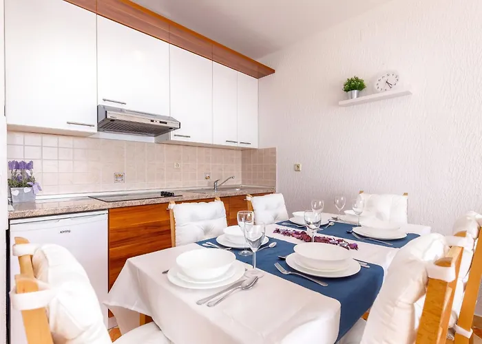 Apartamento Mit Balkon Und Meerblick By Interhome